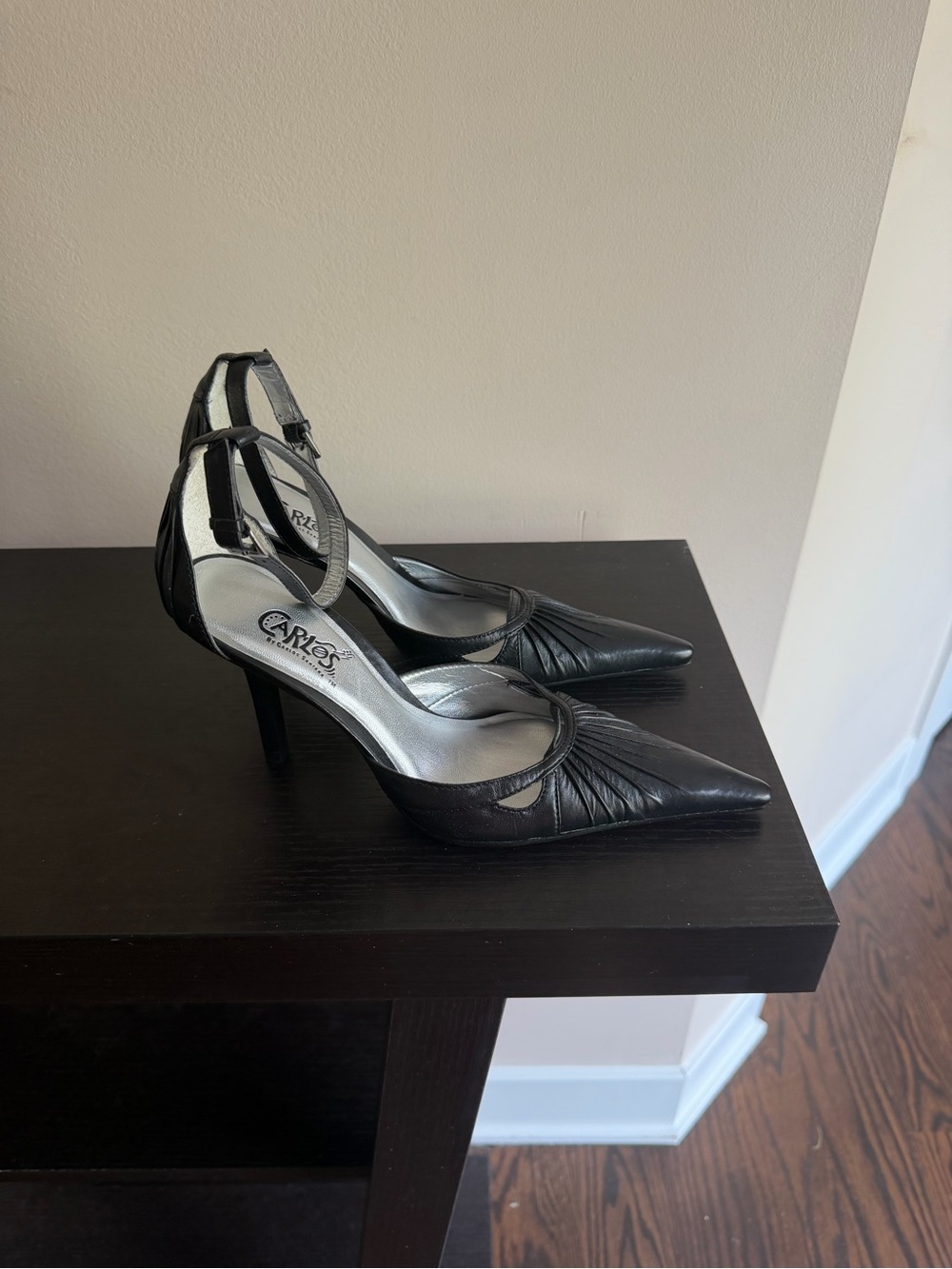 Carlos by Carlos Santana Black Pointed-Toe heels